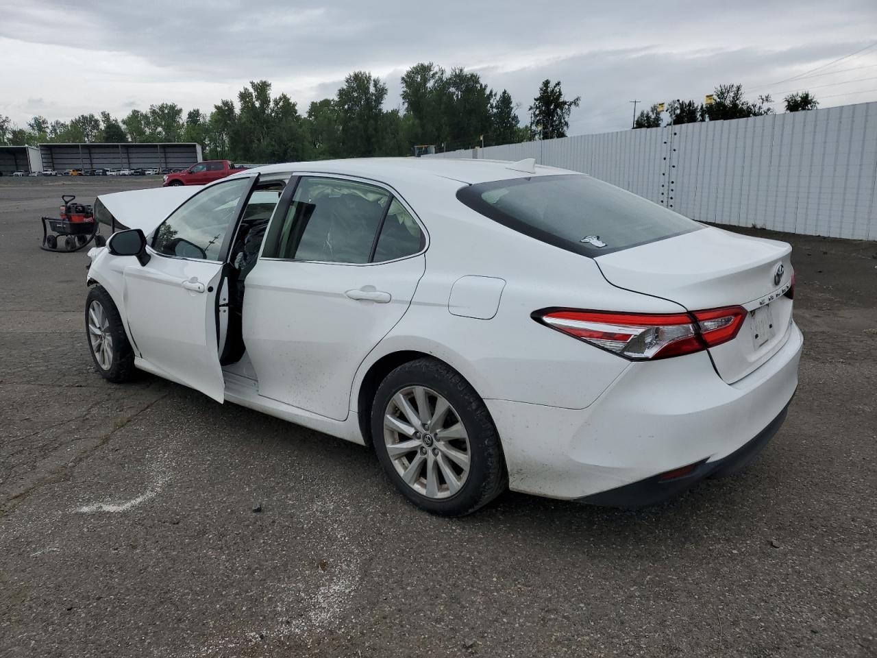 JTNB11HK6K3082816 2019 TOYOTA CAMRY - Image 2