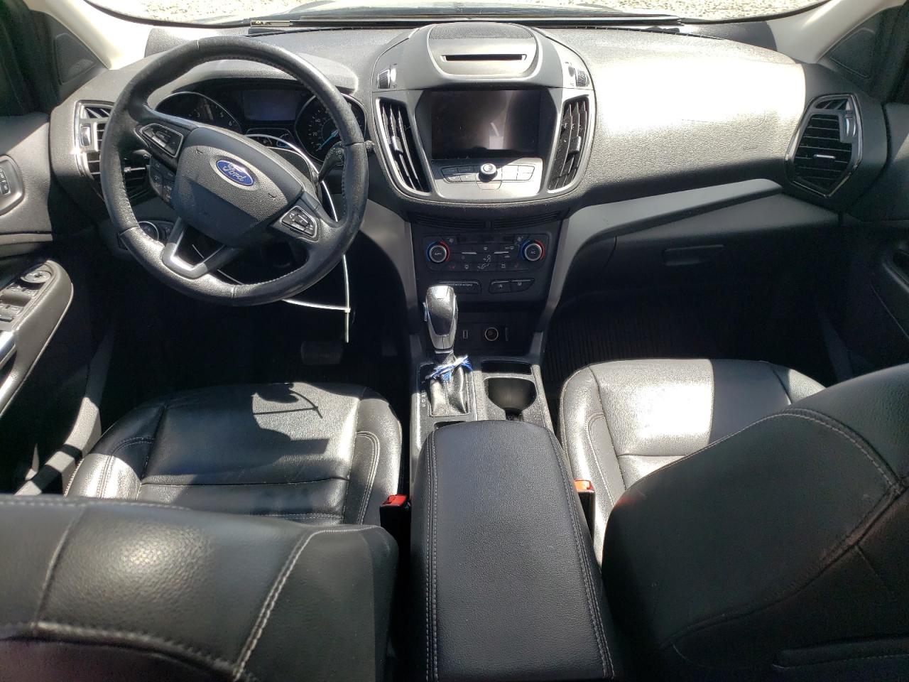 1FMCU9HD5JUB72236 2018 Ford Escape Sel