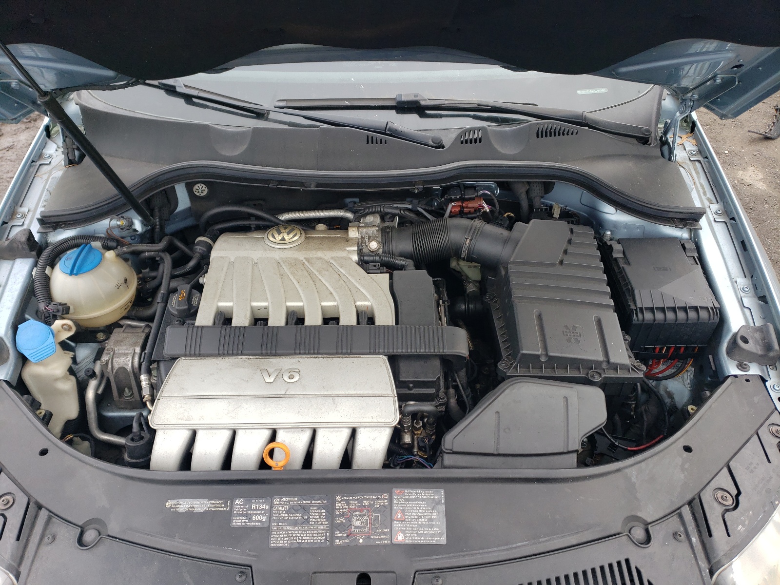 WVWVU73C47E002503 2007 Volkswagen Passat 3.6L 4Motion Wagon Luxury