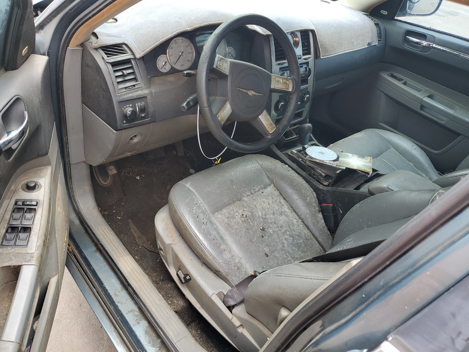 2C3AA53G65H504096 2005 Chrysler 300 Touring