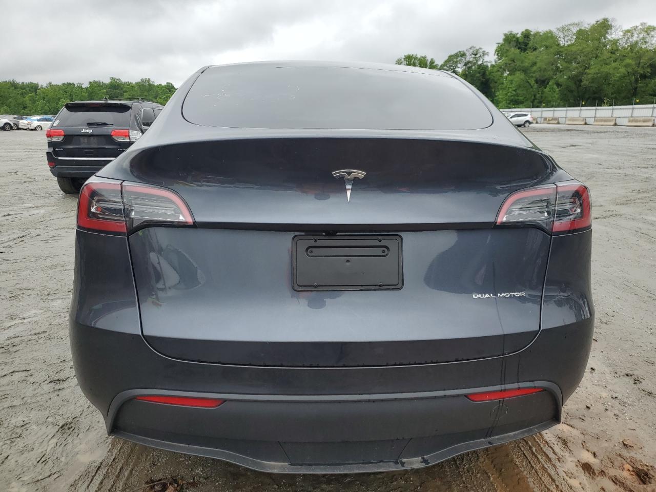 2024 Tesla Model Y VIN: 7SAYGDEE4RA231735 Lot: 54424664