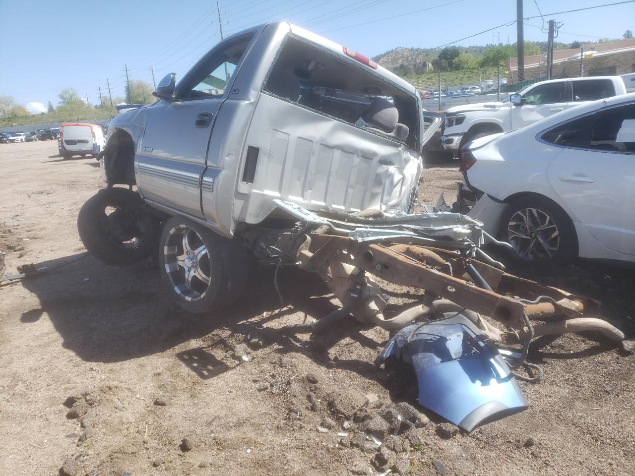 2000 Chevrolet Silverado C1500 VIN: 1GCEC14T1YZ187389 Lot: 53176814