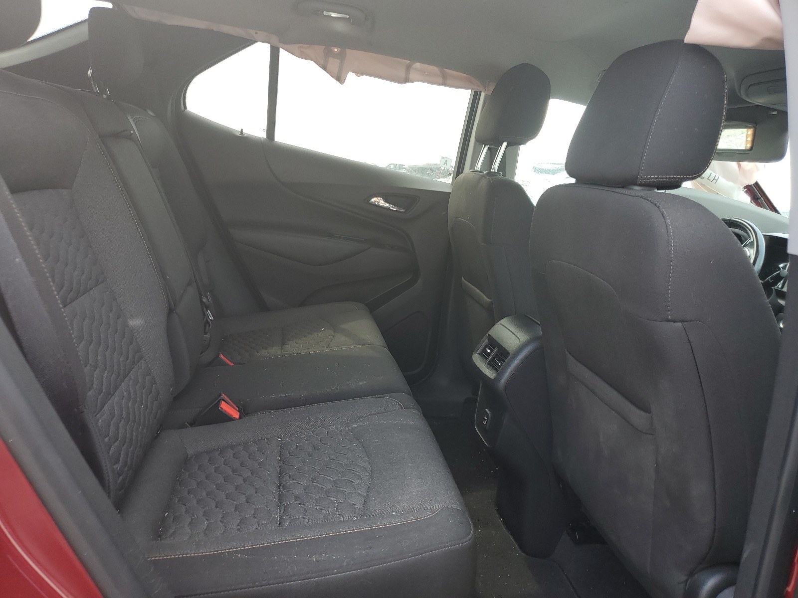 3GNAXKEV7KS677663 2019 Chevrolet Equinox Lt