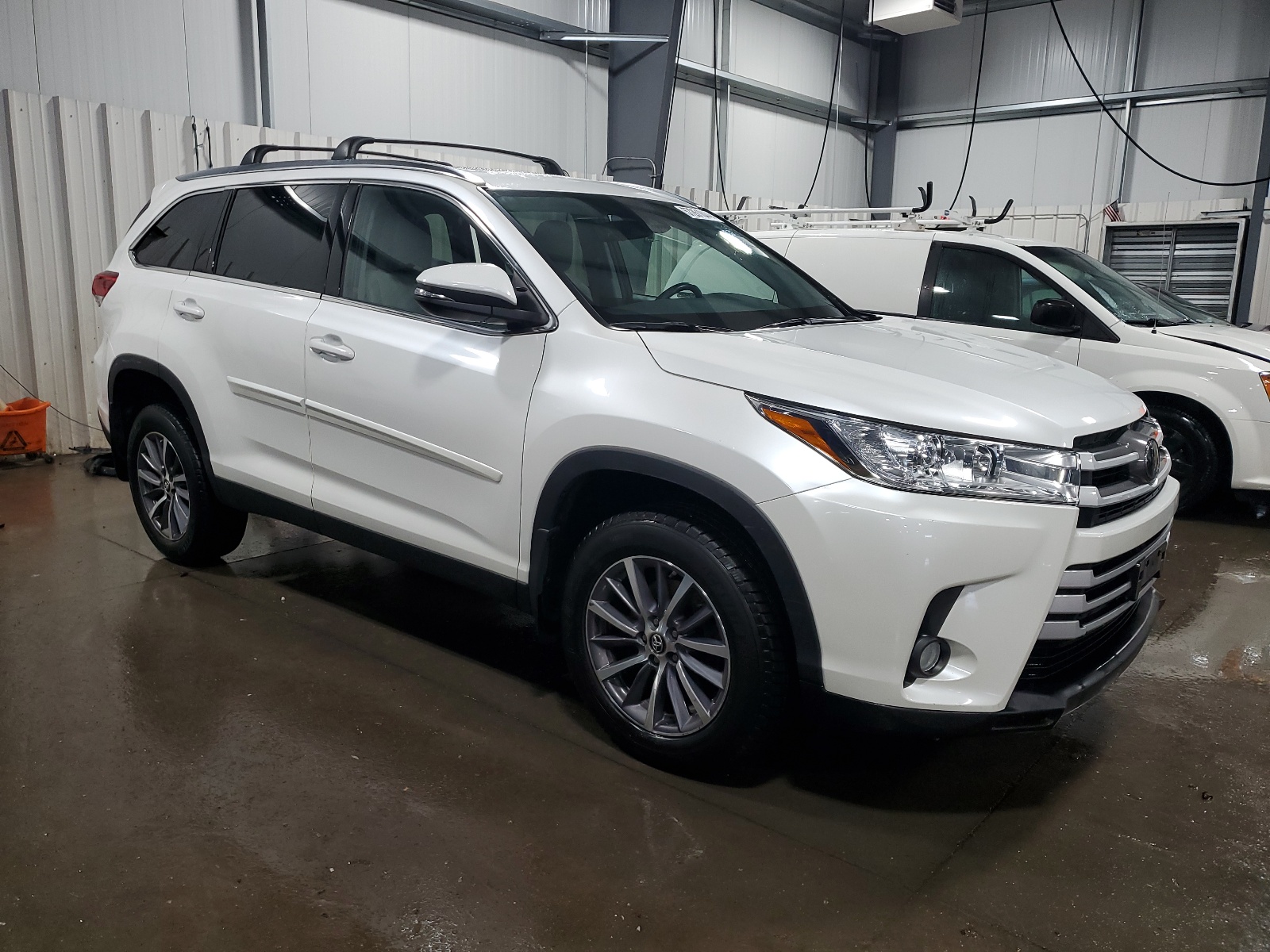 2019 Toyota Highlander Se vin: 5TDJZRFH3KS947206