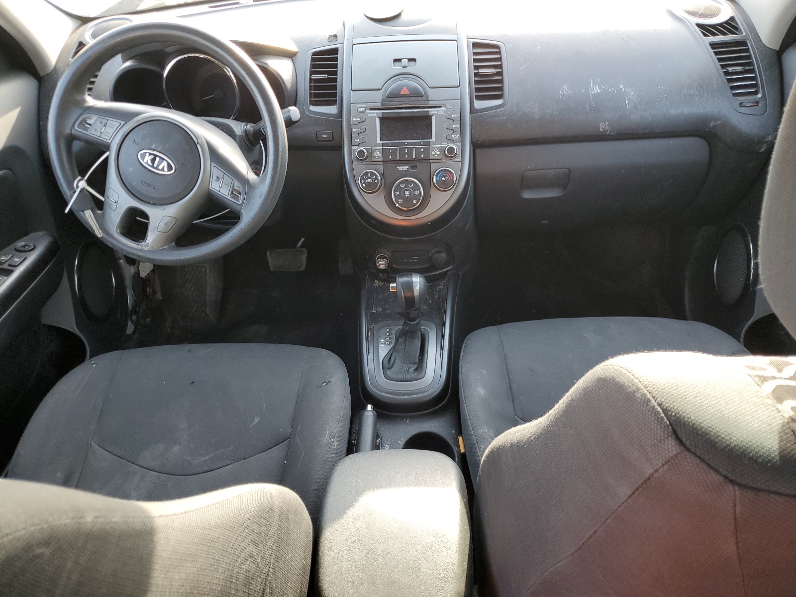 KNDJT2A20B7705835 2011 Kia Soul +