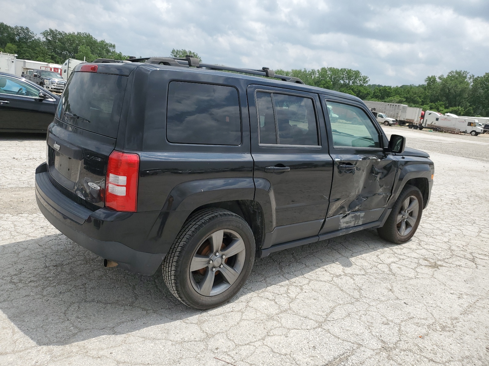 2014 Jeep Patriot Latitude vin: 1C4NJPFA0ED856409