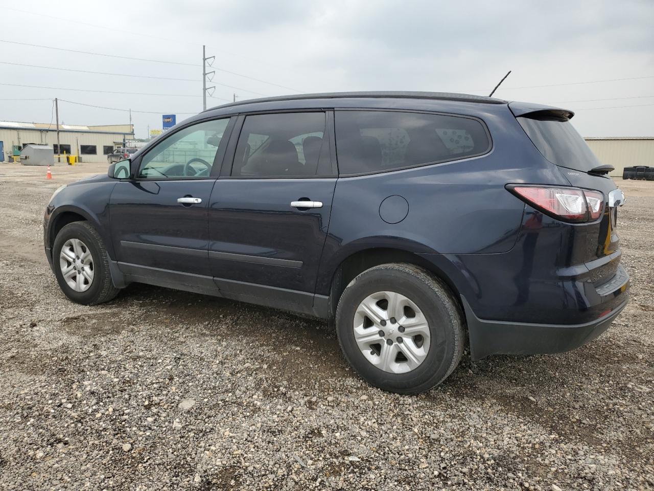 1GNKRFED3FJ375498 2015 CHEVROLET TRAVERSE - Image 2