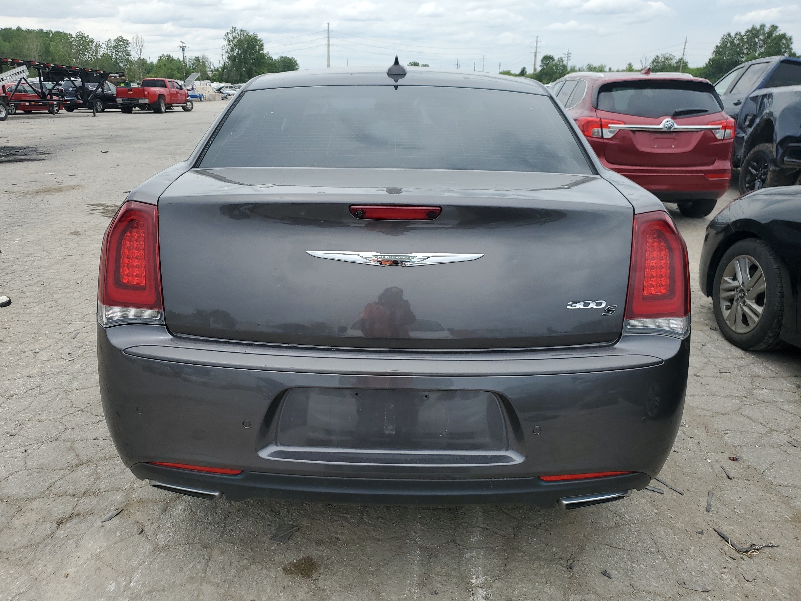 2C3CCABG1JH264219 2018 Chrysler 300 S