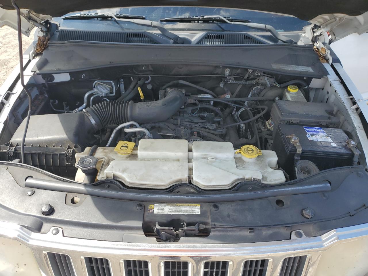 2012 Jeep Liberty (North America) - Image 12