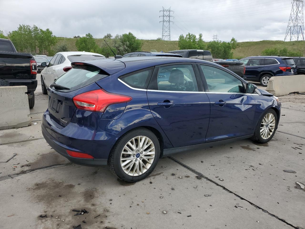 VIN 1FADP3N27HL205632 2017 FORD FOCUS no.3