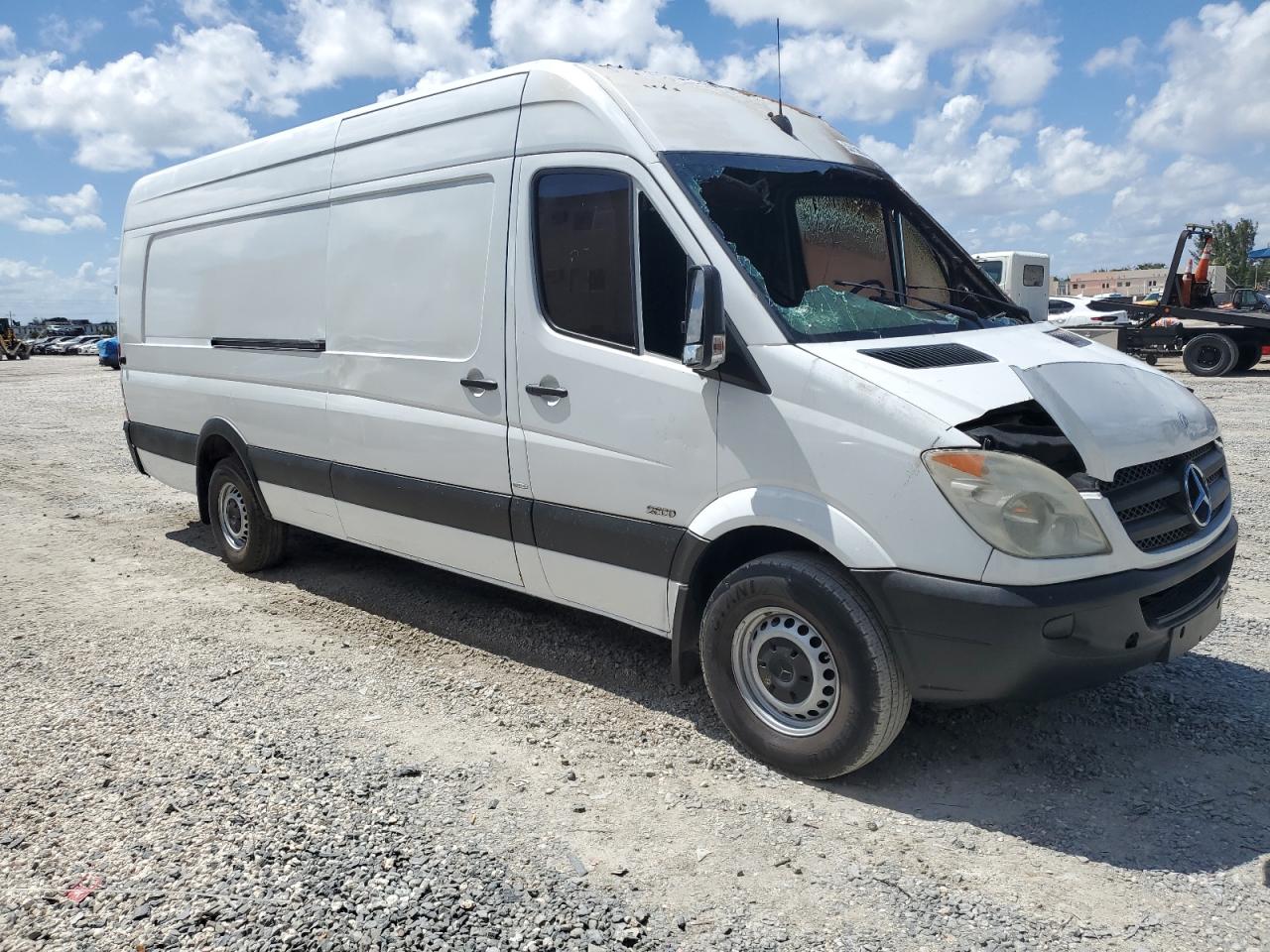 VIN WD3PE8CC3D5733862 2013 MERCEDES-BENZ SPRINTER no.4