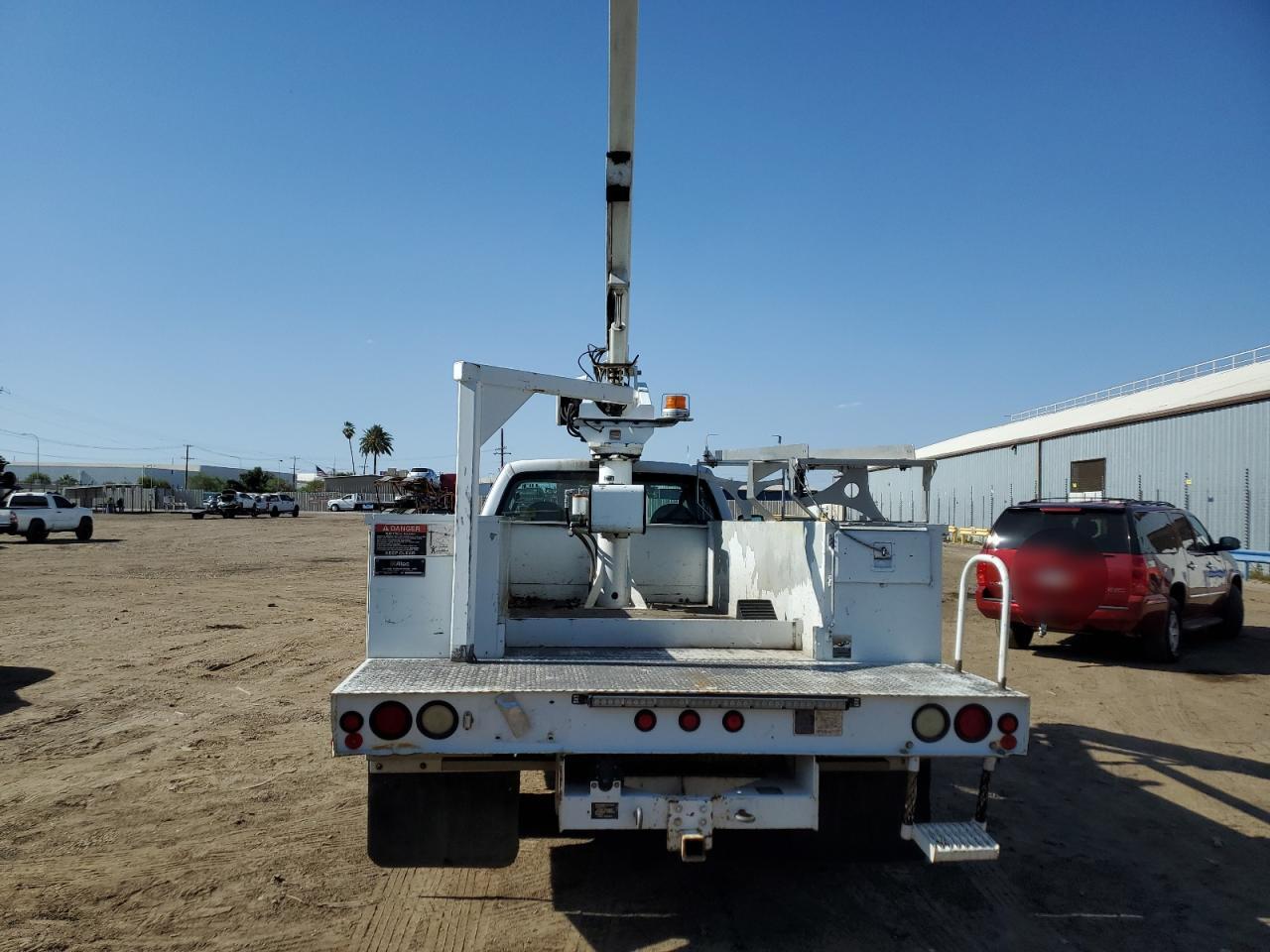 2008 Ford F450 Bucket Truck VIN: 1FDXF46R28EB78335 Lot: 54279384