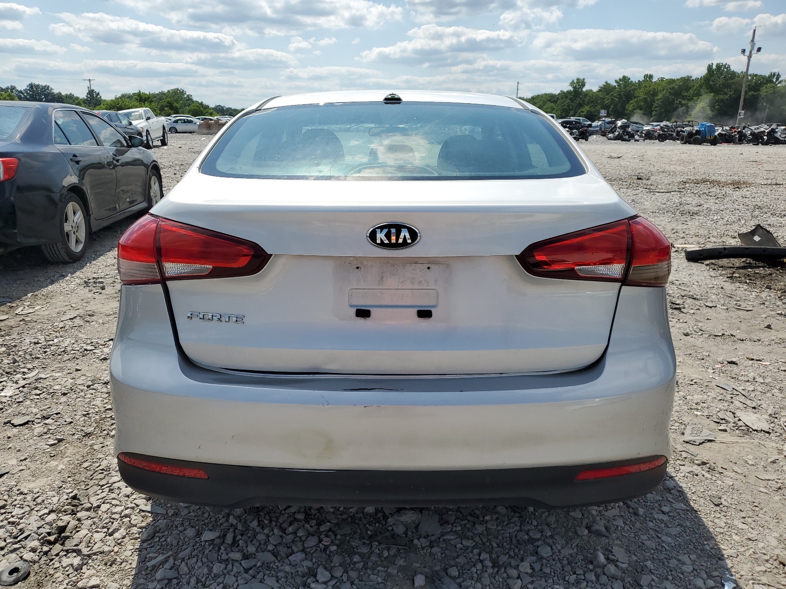 2017 Kia Forte Lx vin: 3KPFK4A74HE113573