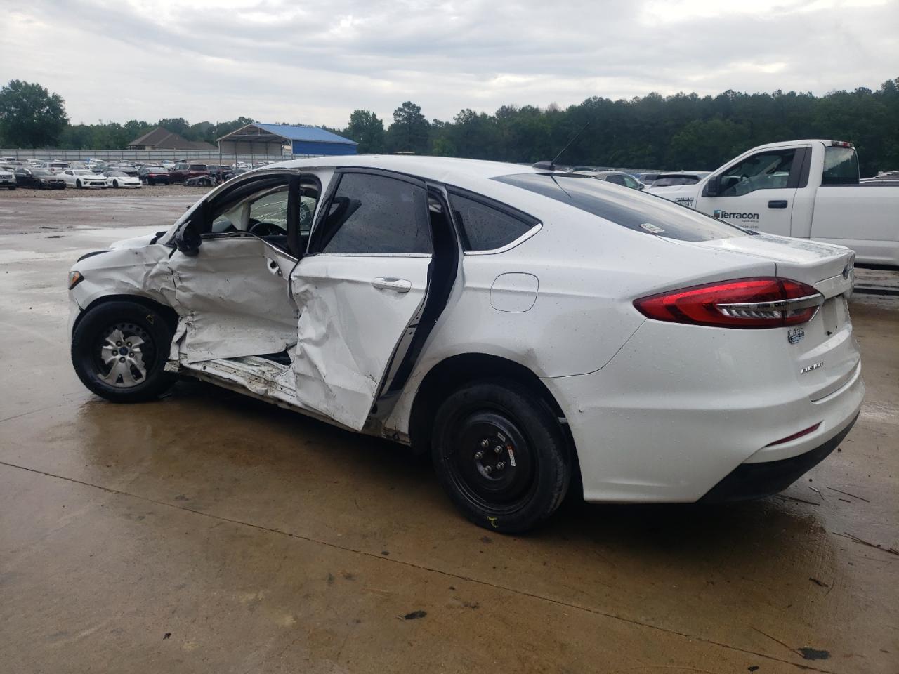 2019 Ford Fusion S VIN: 3FA6P0G78KR161312 Lot: 57020184