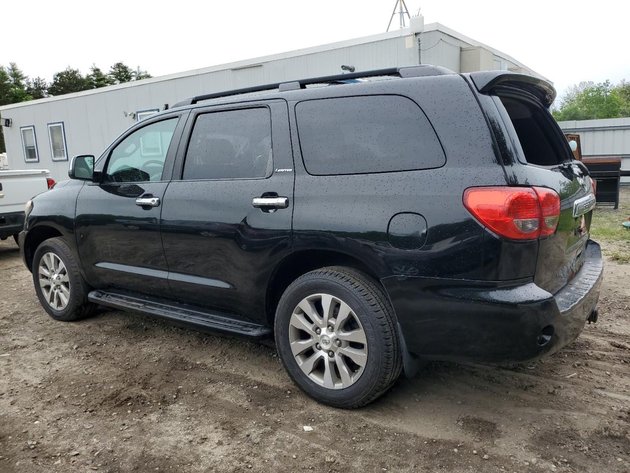 2011 Toyota Sequoia Limited VIN: 5TDJY5G10BS055461 Lot: 57062384