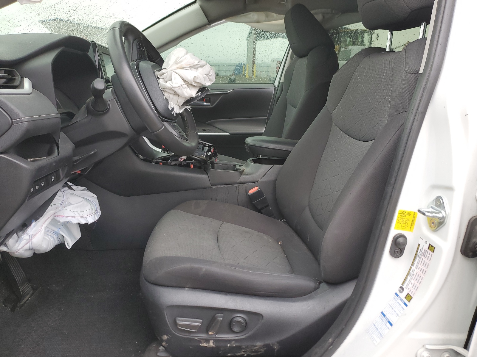 2T3RWRFV4MW113450 2021 Toyota Rav4 Xle