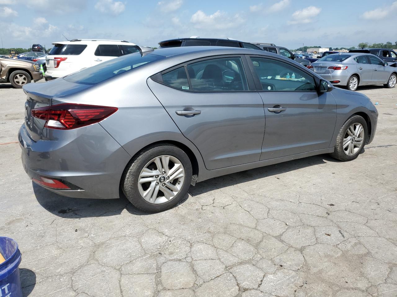2019 Hyundai Elantra - Image 3