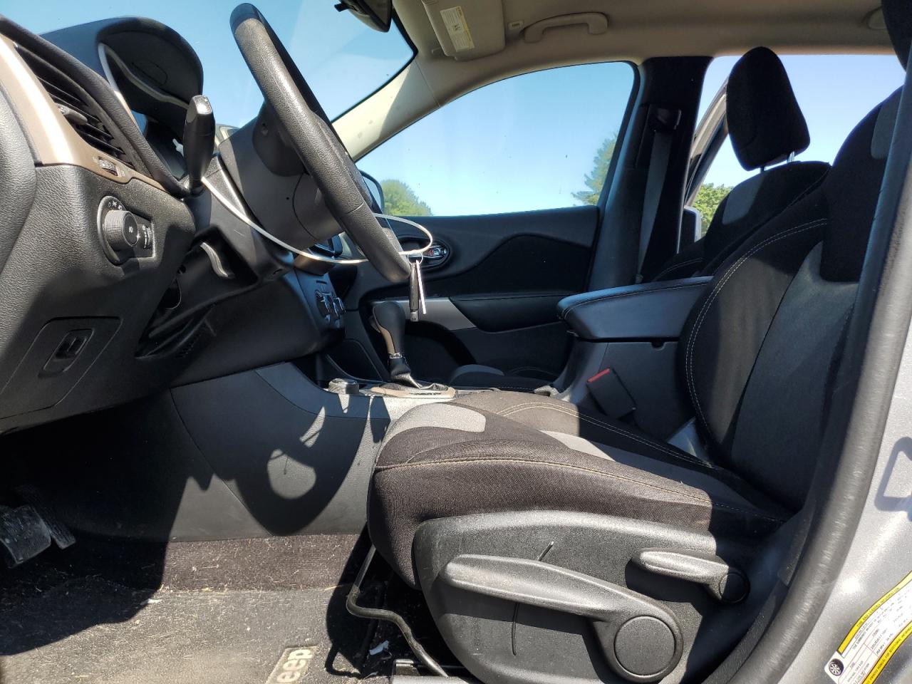 2018 Jeep Cherokee Latitude VIN: 1C4PJMCB6JD572412 Lot: 56622604