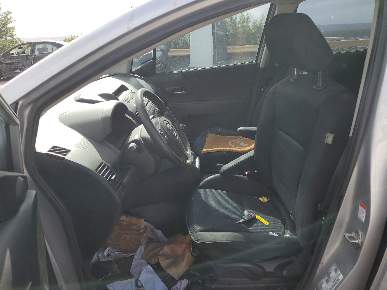 JM1CR293490356203 2009 Mazda 5