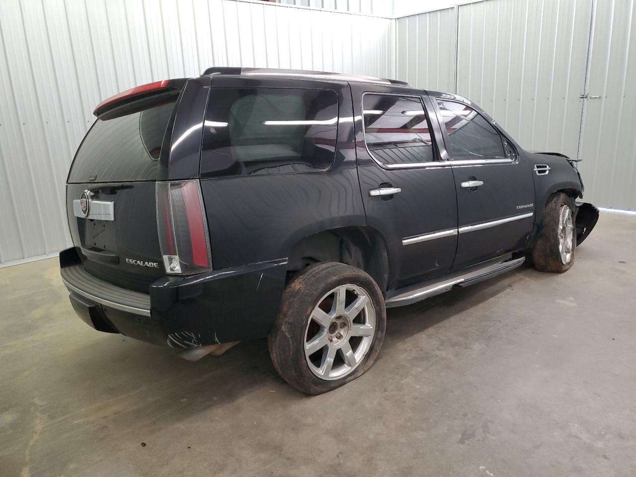 2013 Cadillac Escalade - Image 3