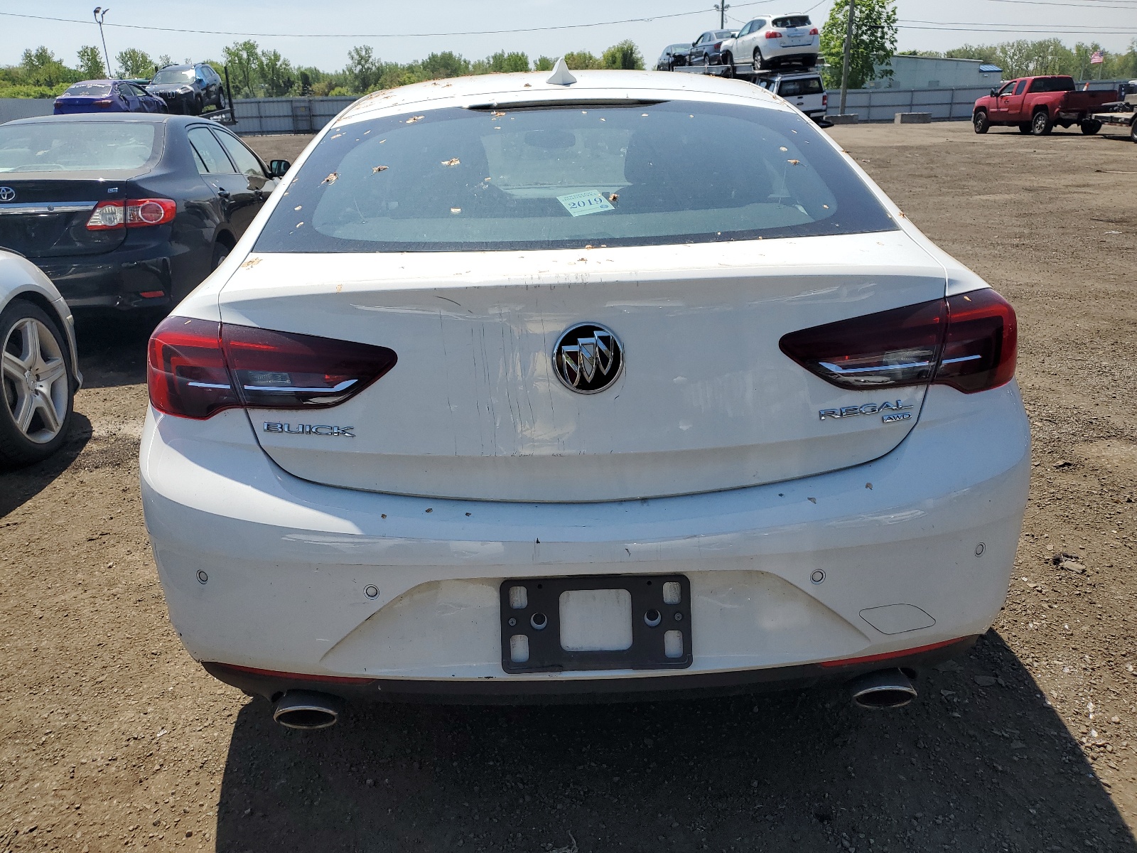 W04GR6SXXJ1098736 2018 Buick Regal Essence