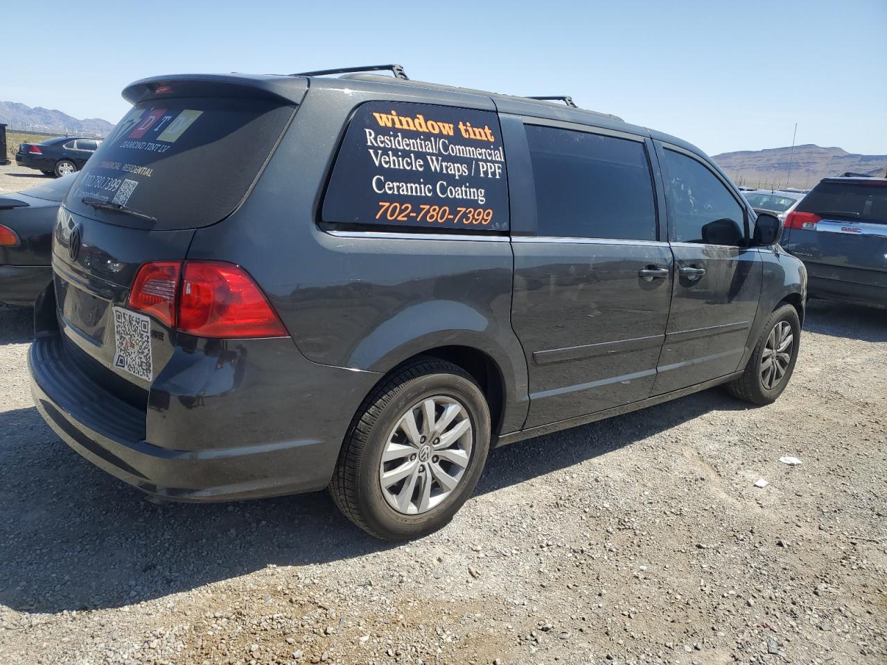 2012 Volkswagen Routan - Image 3