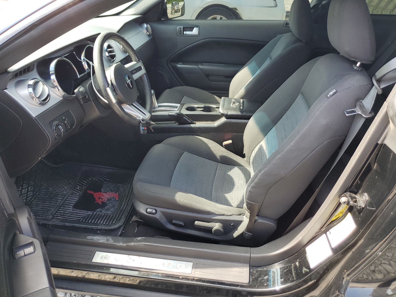 1ZVHT80N185112919 2008 Ford Mustang