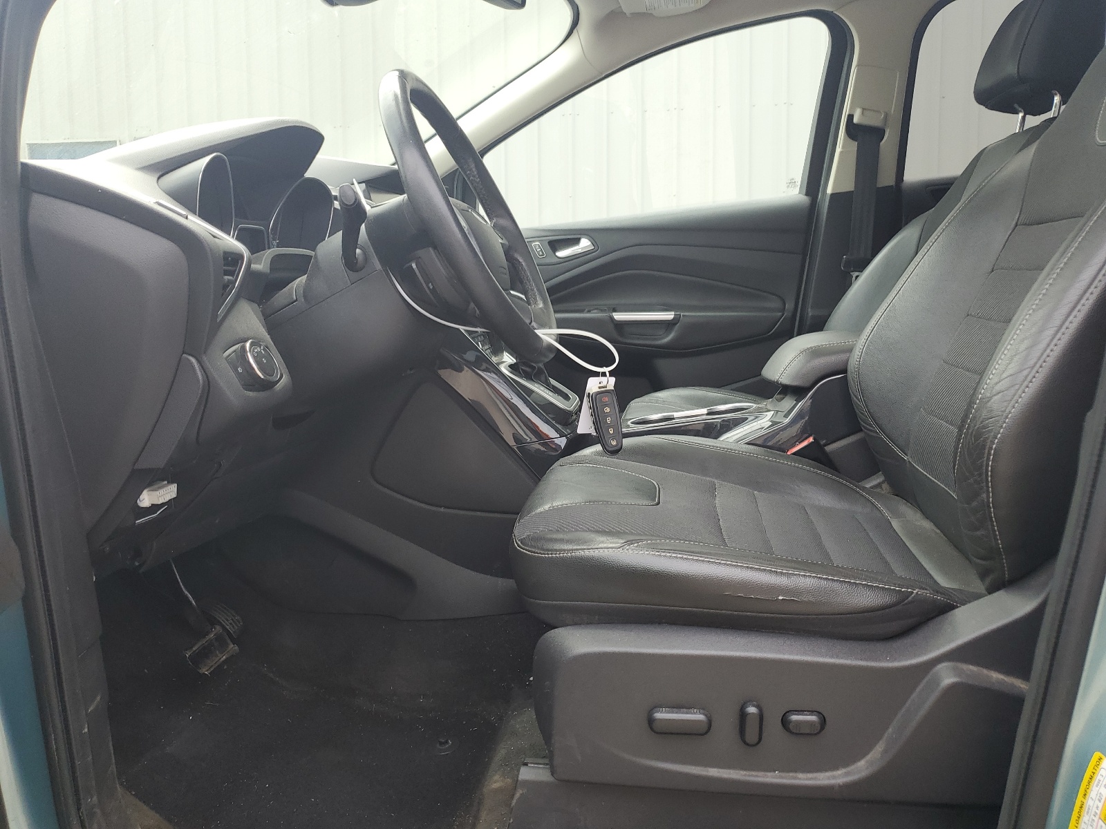 1FMCU9J9XDUA97043 2013 Ford Escape Titanium