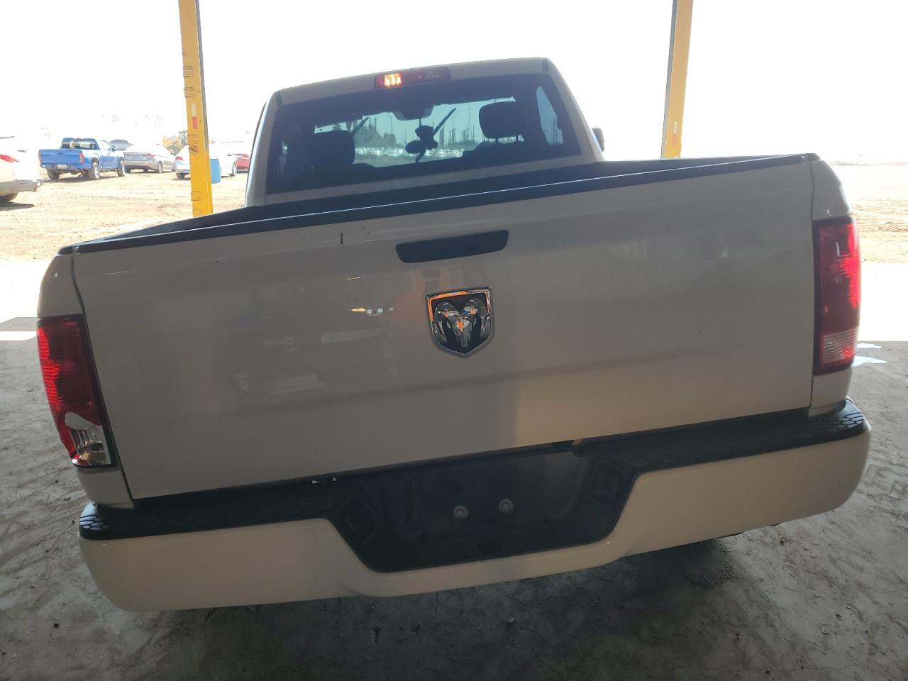 3C6JR6AG6KG675995 2019 Ram 1500 Classic Tradesman