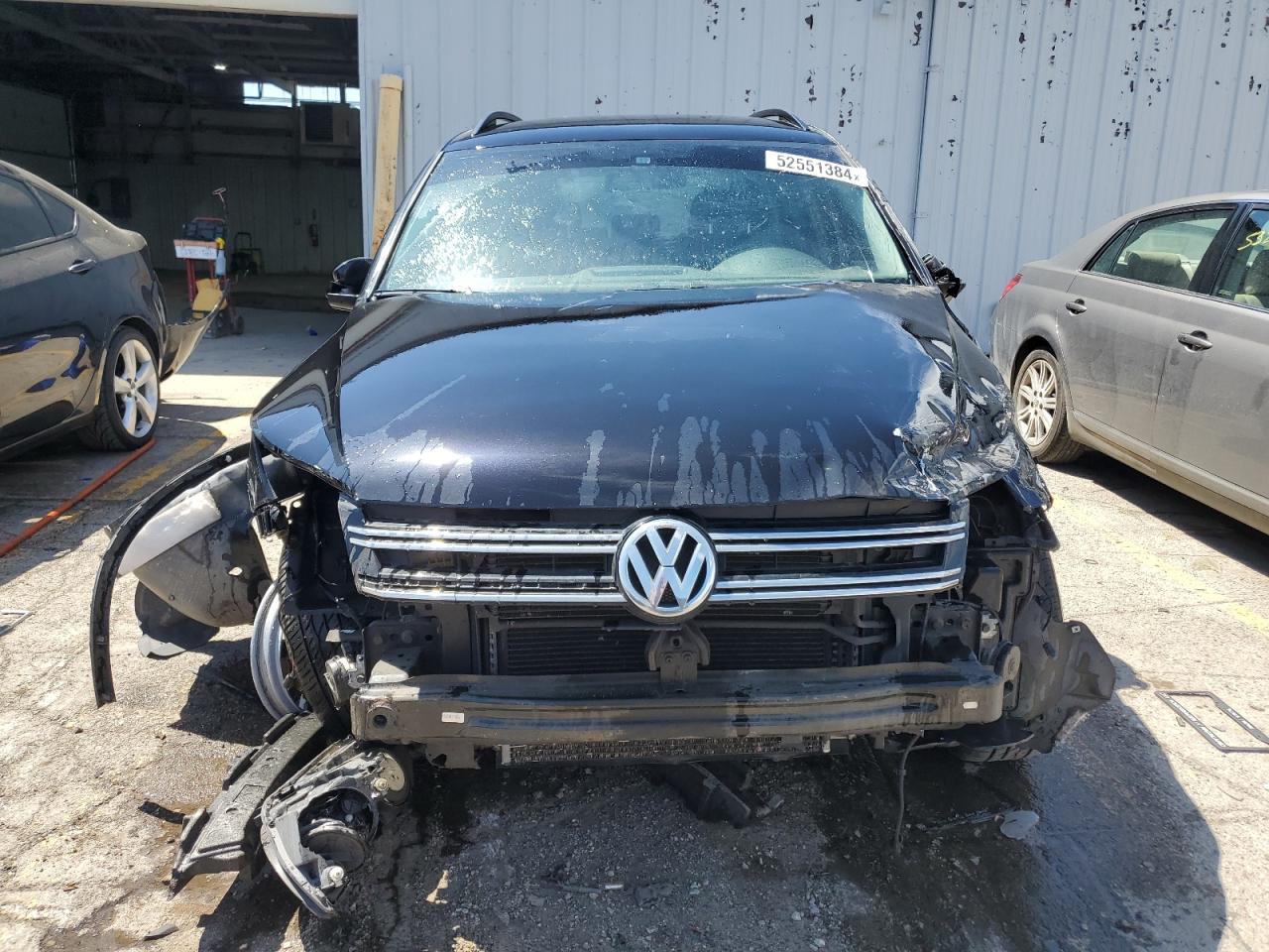 2017 Volkswagen Tiguan - Image 5