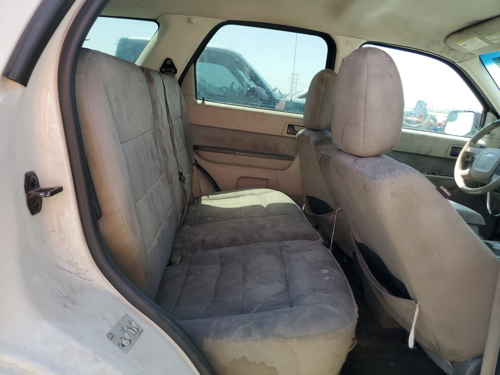 1FMCU0DG3BKA44960 2011 Ford Escape Xlt