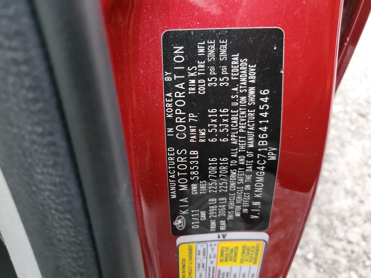 2011 Kia Sedona - Image 13