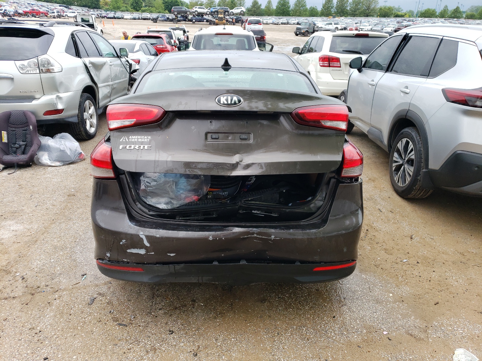 3KPFK4A76HE061220 2017 Kia Forte Lx