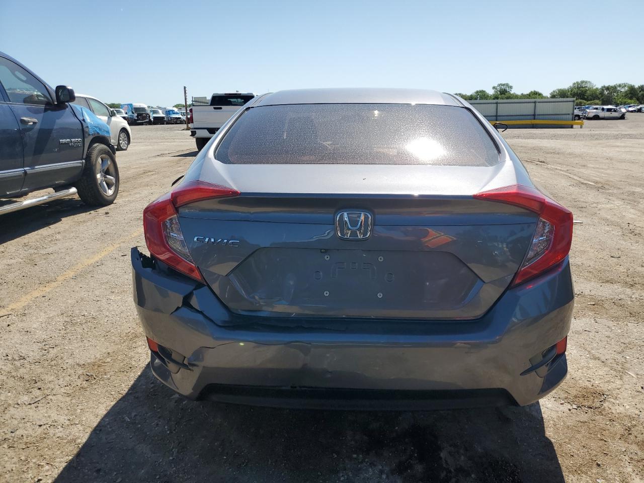 2HGFC2F59JH585644 2018 Honda Civic Lx