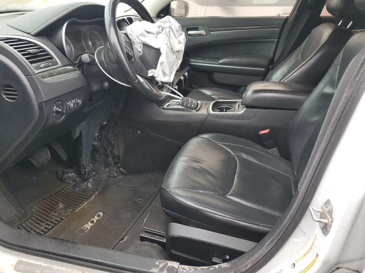 2016 Chrysler 300 - Image 7