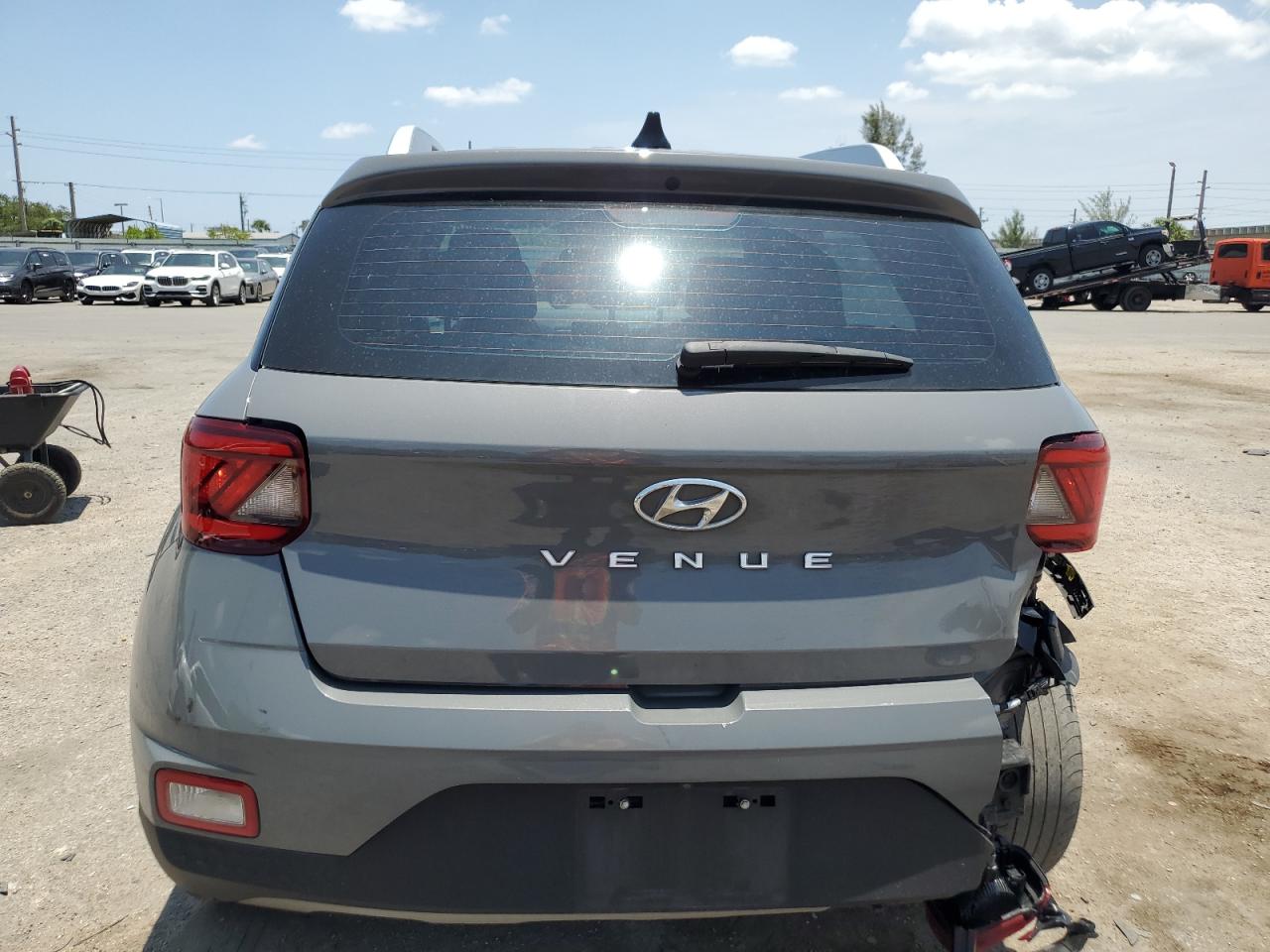 2022 Hyundai Venue Sel VIN: KMHRC8A39NU167202 Lot: 55709544