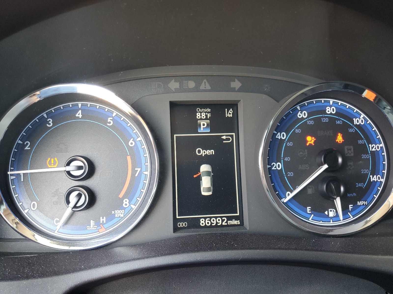 5YFBURHE9HP692018 2017 Toyota Corolla L