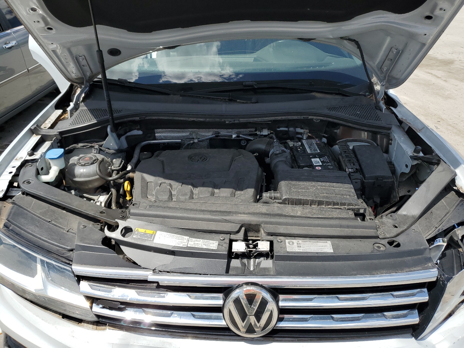 3VV2B7AX4KM048383 2019 Volkswagen Tiguan Se