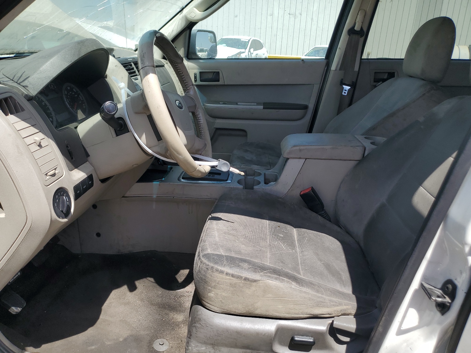 1FMCU0DG3BKA44960 2011 Ford Escape Xlt