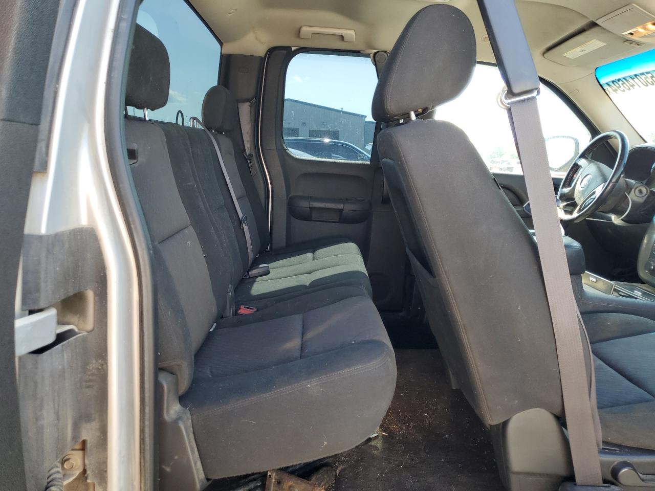 2011 GMC Sierra - Image 10