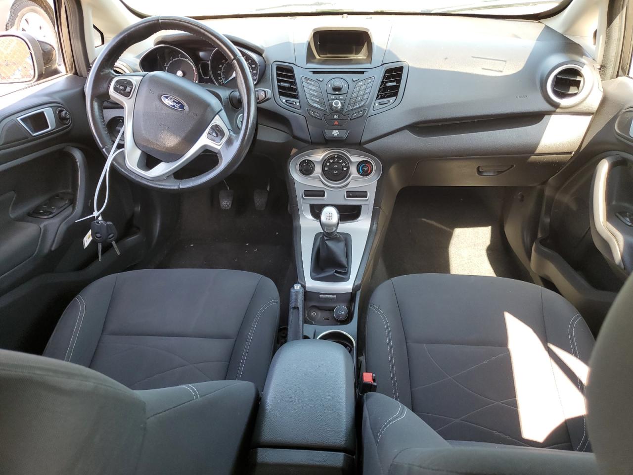 2015 Ford Fiesta - Image 8