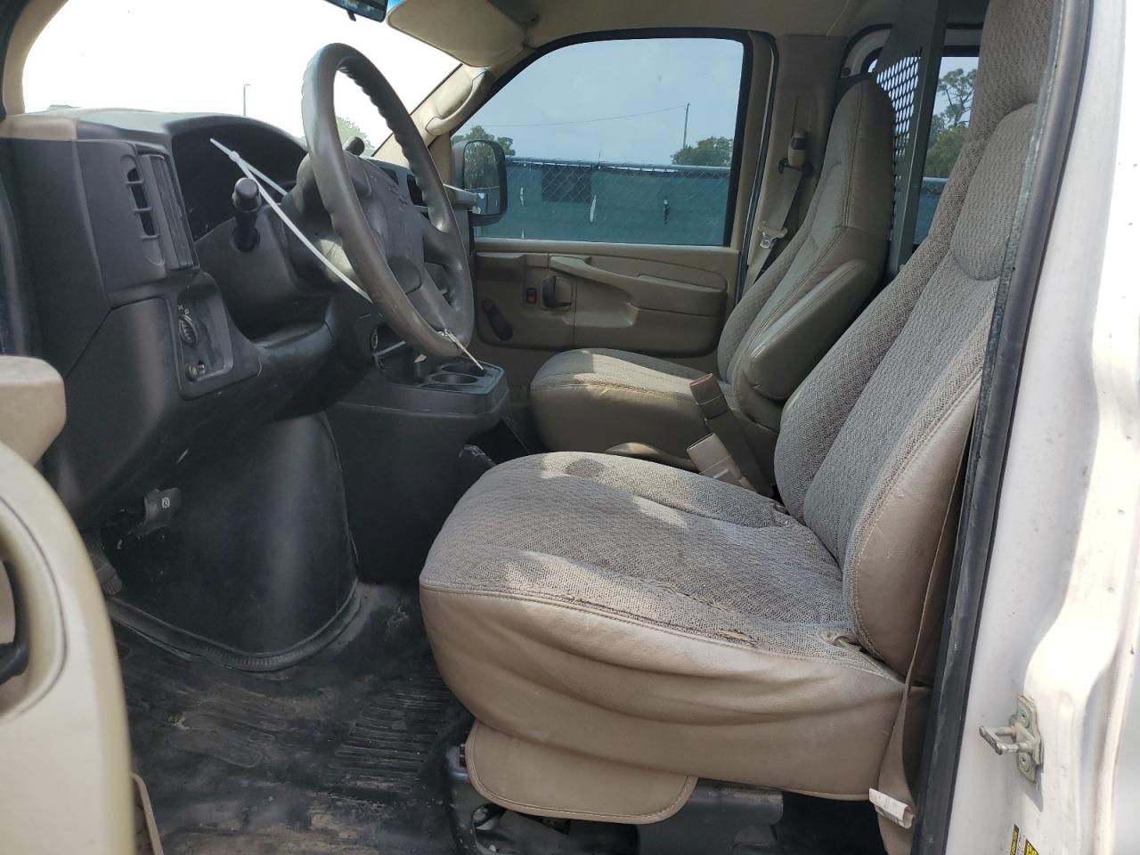 2005 Chevrolet Express G3500 VIN: 1GCHG35U951235882 Lot: 54428564