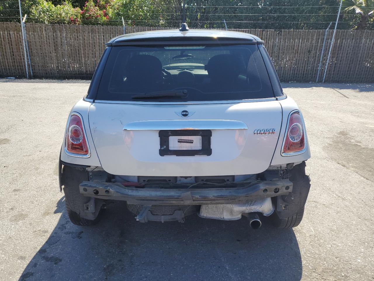 2011 Mini Cooper VIN: WMWSU3C53BT096128 Lot: 56327584