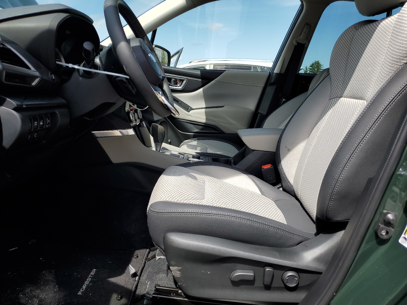 JF2SKADC8RH413894 2024 Subaru Forester Premium