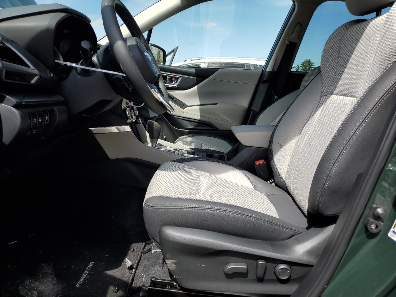 2024 Subaru Forester Premium VIN: JF2SKADC8RH413894 Lot: 66009394