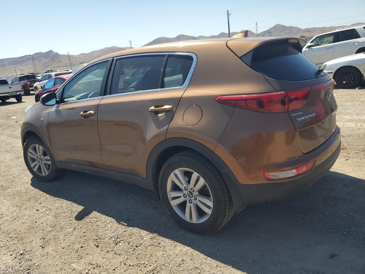 KNDPMCACXH7163271 2017 KIA SPORTAGE - Image 2