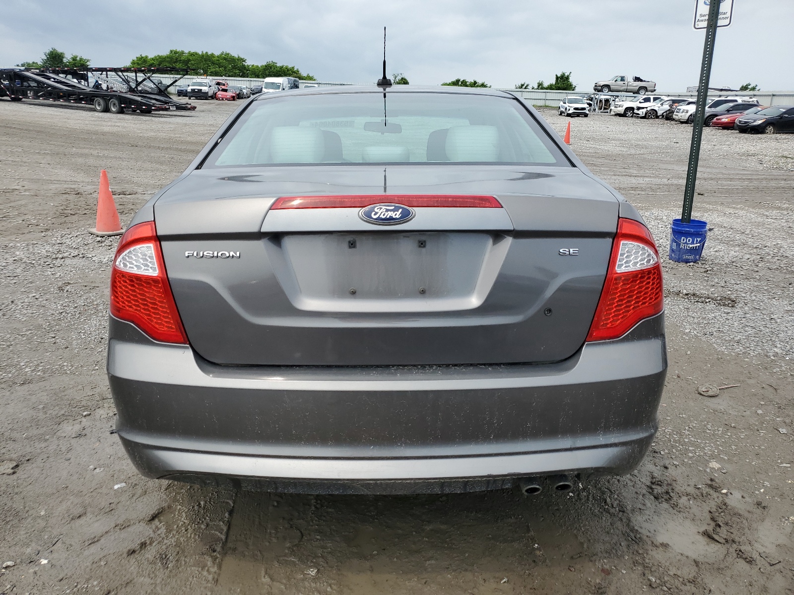 3FAHP0HA1BR105327 2011 Ford Fusion Se