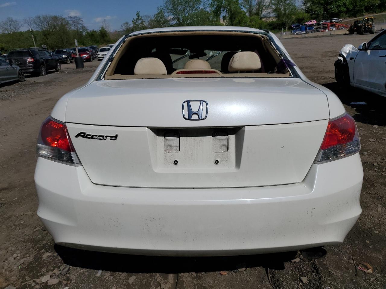 2010 Honda Accord Lxp VIN: 1HGCP2F46AA083588 Lot: 53997034