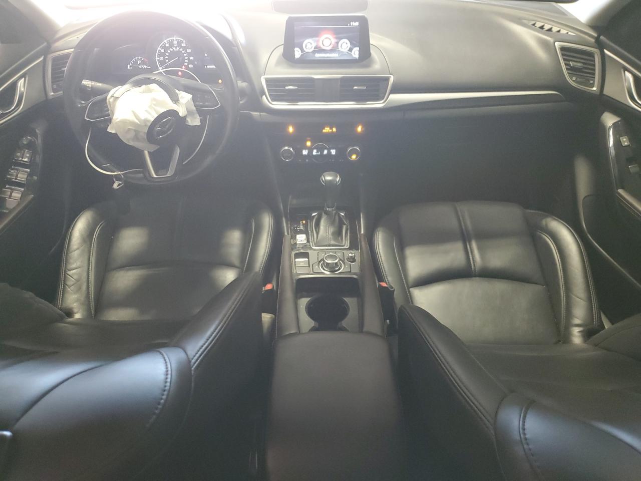 2018 Mazda 3 Touring VIN: 3MZBN1V39JM185731 Lot: 55533404