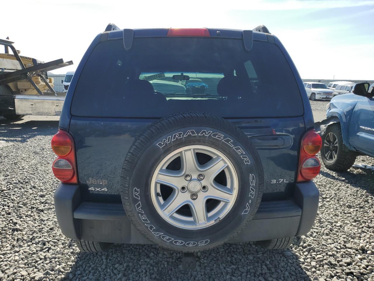 1J4GL48K03W597665 2003 Jeep Liberty Sport